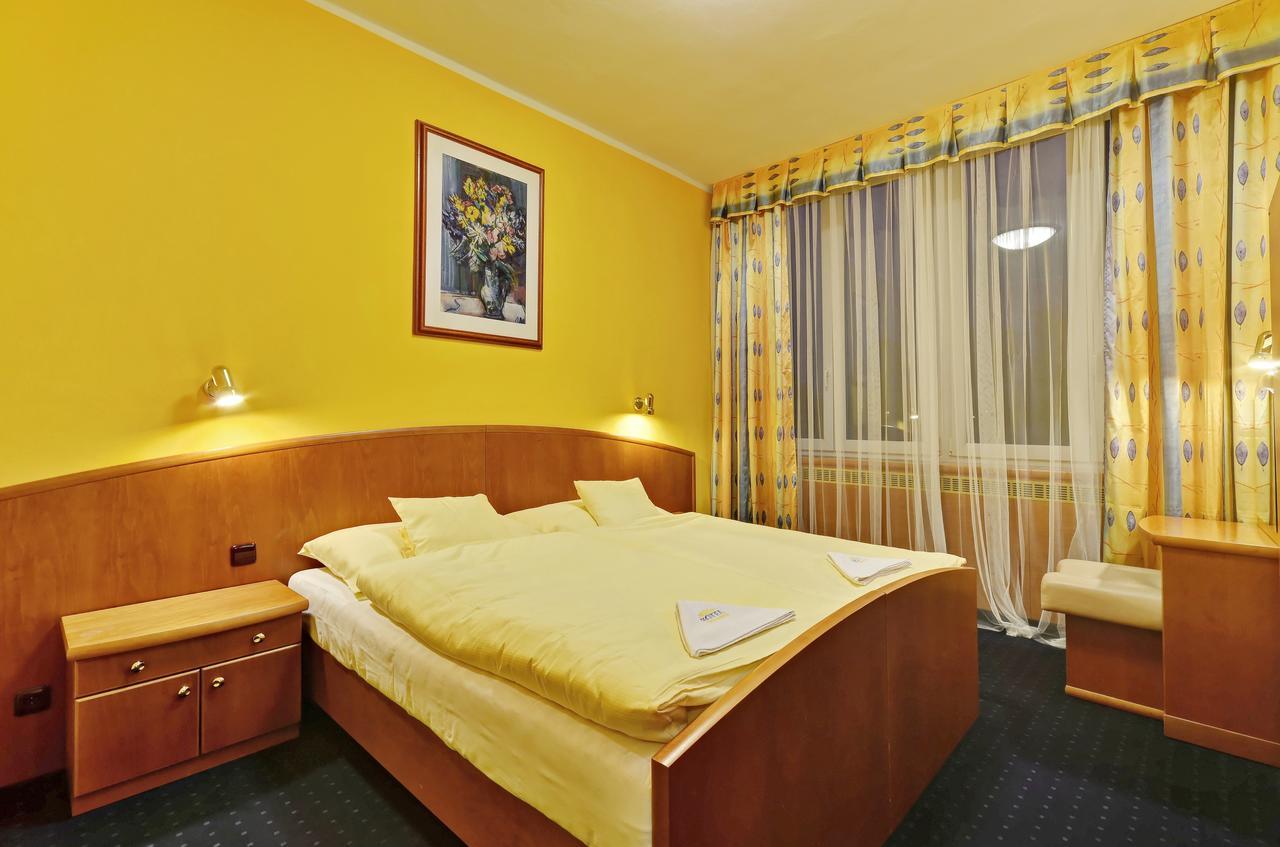 Hotel Slunce Havlíčkŭv Brod Exterior photo